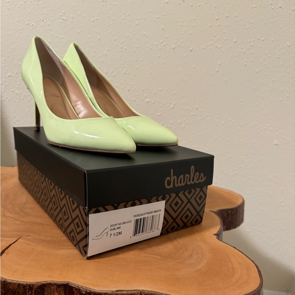 Charles By Charles David Sublime Pump - Picture 8 of 14